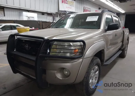 2008 Toyota Tacoma Base V6 z USA, uszkodzony, nr VIN 3TMLU42N18M015682